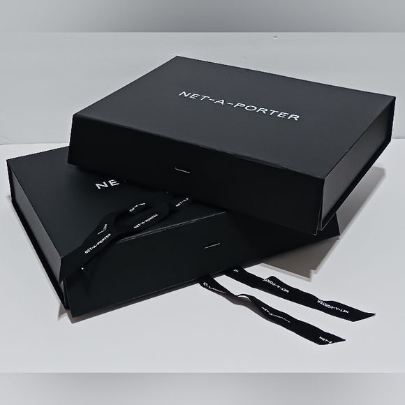 Net-A-Porter Empty boxes + 1 Travel Garment Bag + Extras. - Picture 7 of 13